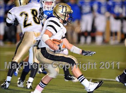 Thumbnail 3 in Darien vs Trumbull (FCIAC Final) photogallery.
