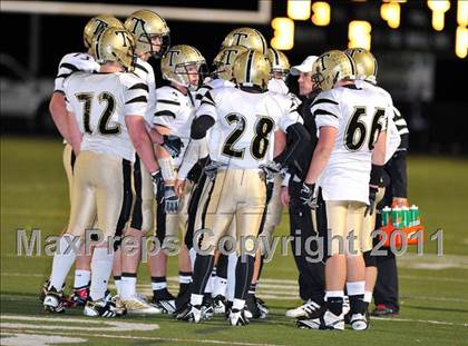 Thumbnail 3 in Darien vs Trumbull (FCIAC Final) photogallery.