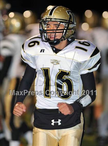 Thumbnail 3 in Darien vs Trumbull (FCIAC Final) photogallery.
