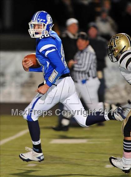 Thumbnail 1 in Darien vs Trumbull (FCIAC Final) photogallery.