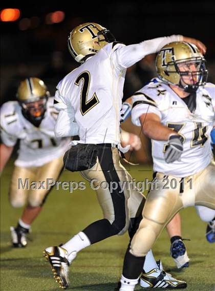 Thumbnail 2 in Darien vs Trumbull (FCIAC Final) photogallery.