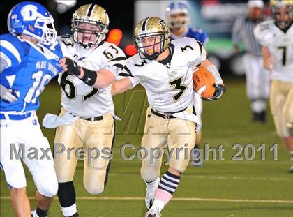 Thumbnail 2 in Darien vs Trumbull (FCIAC Final) photogallery.