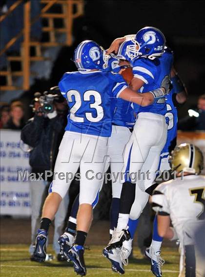 Thumbnail 2 in Darien vs Trumbull (FCIAC Final) photogallery.