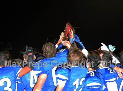 Thumbnail 2 in Darien vs Trumbull (FCIAC Final) photogallery.