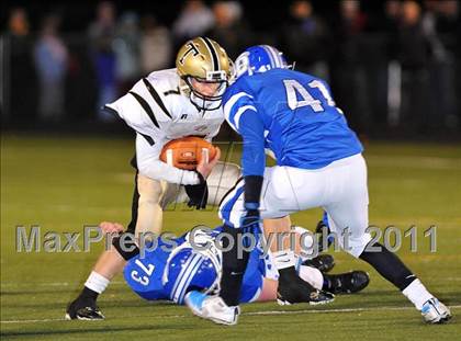 Thumbnail 1 in Darien vs Trumbull (FCIAC Final) photogallery.