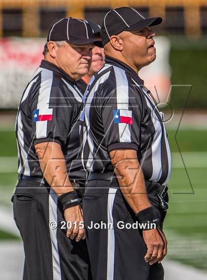 Thumbnail 2 in North Shore vs. Dickinson ( Region 3 6A D1 Quarterfinal) photogallery.