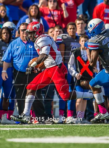 Thumbnail 3 in North Shore vs. Dickinson ( Region 3 6A D1 Quarterfinal) photogallery.