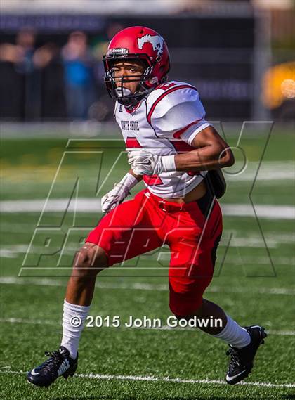 Thumbnail 3 in North Shore vs. Dickinson ( Region 3 6A D1 Quarterfinal) photogallery.