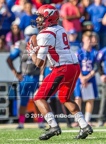 Thumbnail 2 in North Shore vs. Dickinson ( Region 3 6A D1 Quarterfinal) photogallery.