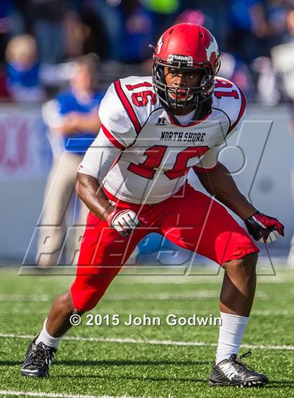 Thumbnail 2 in North Shore vs. Dickinson ( Region 3 6A D1 Quarterfinal) photogallery.