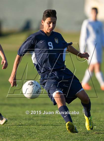 Thumbnail 3 in Damien vs Los Osos photogallery.