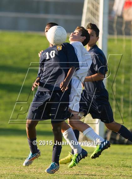Thumbnail 1 in Damien vs Los Osos photogallery.