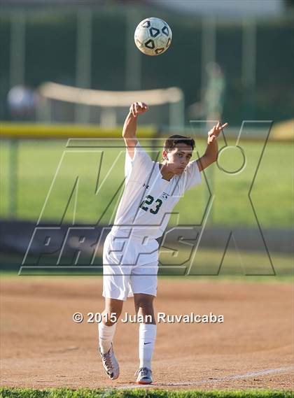 Thumbnail 1 in Damien vs Los Osos photogallery.