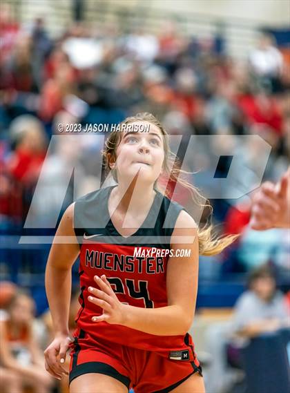 Thumbnail 1 in Nocona vs. Muenster photogallery.