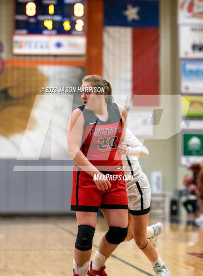 Thumbnail 2 in Nocona vs. Muenster photogallery.