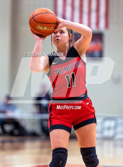 Thumbnail 1 in Nocona vs. Muenster photogallery.