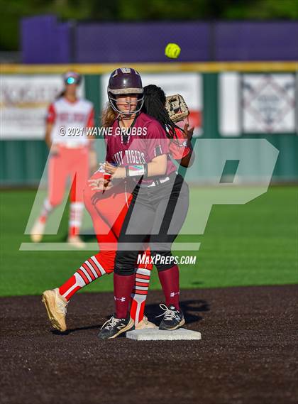 Thumbnail 1 in Hughes Springs vs. Troup (UIL 3A Area Playoff) photogallery.