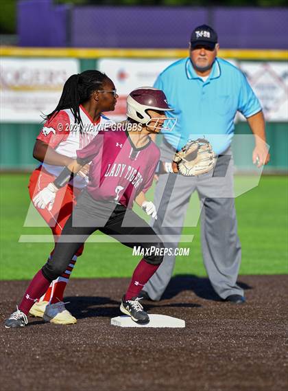 Thumbnail 1 in Hughes Springs vs. Troup (UIL 3A Area Playoff) photogallery.