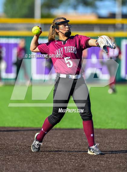 Thumbnail 2 in Hughes Springs vs. Troup (UIL 3A Area Playoff) photogallery.