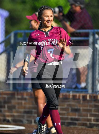 Thumbnail 1 in Hughes Springs vs. Troup (UIL 3A Area Playoff) photogallery.