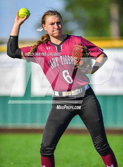 Thumbnail 3 in Hughes Springs vs. Troup (UIL 3A Area Playoff) photogallery.