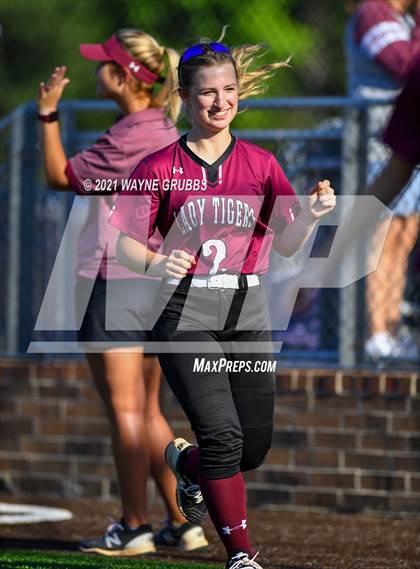 Thumbnail 2 in Hughes Springs vs. Troup (UIL 3A Area Playoff) photogallery.