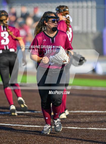 Thumbnail 2 in Hughes Springs vs. Troup (UIL 3A Area Playoff) photogallery.