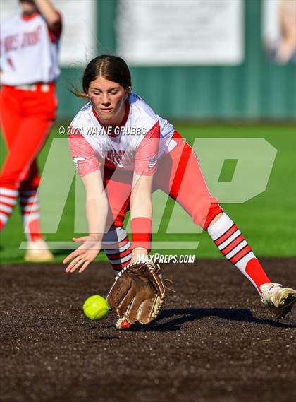 Thumbnail 3 in Hughes Springs vs. Troup (UIL 3A Area Playoff) photogallery.