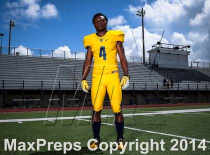 Thumbnail 3 in St. Thomas Aquinas (2014 Preseason Top 25 Photo Shoot)  photogallery.