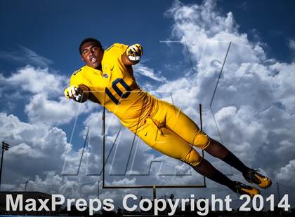 Thumbnail 3 in St. Thomas Aquinas (2014 Preseason Top 25 Photo Shoot)  photogallery.