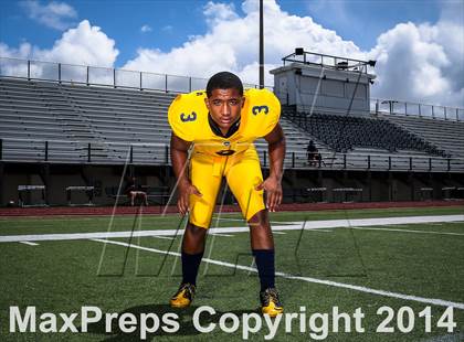Thumbnail 1 in St. Thomas Aquinas (2014 Preseason Top 25 Photo Shoot)  photogallery.