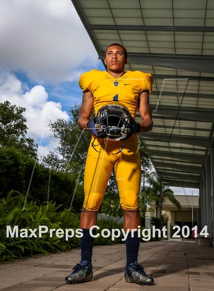 Thumbnail 3 in St. Thomas Aquinas (2014 Preseason Top 25 Photo Shoot)  photogallery.