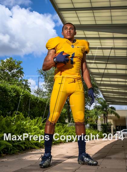Thumbnail 2 in St. Thomas Aquinas (2014 Preseason Top 25 Photo Shoot)  photogallery.
