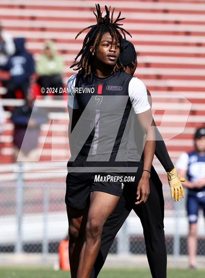 Thumbnail 2 in Dinwiddie vs St Michael the Archangel (Phillip Sims 7v7 Invitational) photogallery.