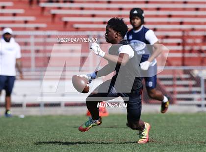 Thumbnail 2 in Dinwiddie vs St Michael the Archangel (Phillip Sims 7v7 Invitational) photogallery.
