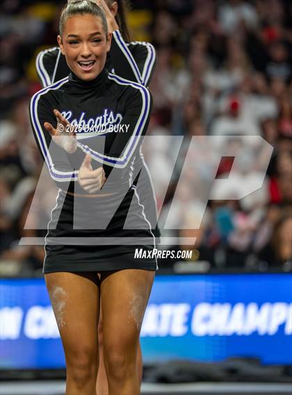 Thumbnail 1 in Battlefield (VHSL Class 6 Final) photogallery.