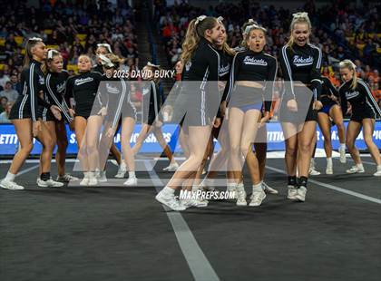 Thumbnail 1 in Battlefield (VHSL Class 6 Final) photogallery.