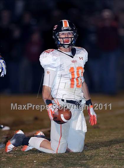 Thumbnail 3 in Hoover vs. Bob Jones (AHSAA 2nd Round Playoffs)  photogallery.