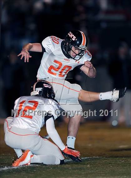 Thumbnail 3 in Hoover vs. Bob Jones (AHSAA 2nd Round Playoffs)  photogallery.