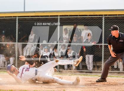 Thumbnail 1 in Harrison County vs. Montgomery County photogallery.