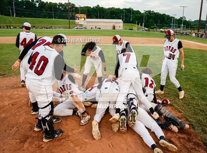 Thumbnail 3 in Harrison County vs. Montgomery County photogallery.