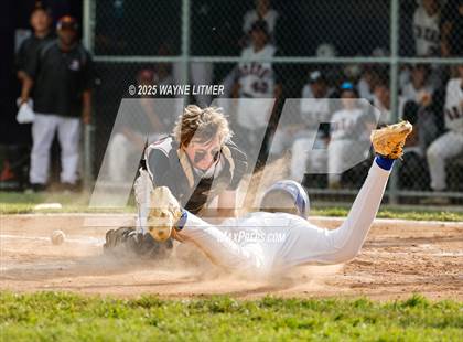 Thumbnail 3 in Harrison County vs. Montgomery County photogallery.