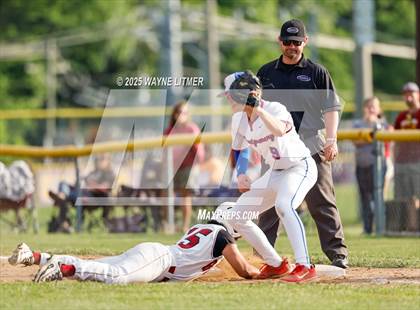 Thumbnail 1 in Harrison County vs. Montgomery County photogallery.