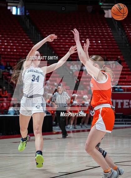 Thumbnail 3 in Copper Hills vs. Skyridge (UHSAA 6A Semifinal) photogallery.