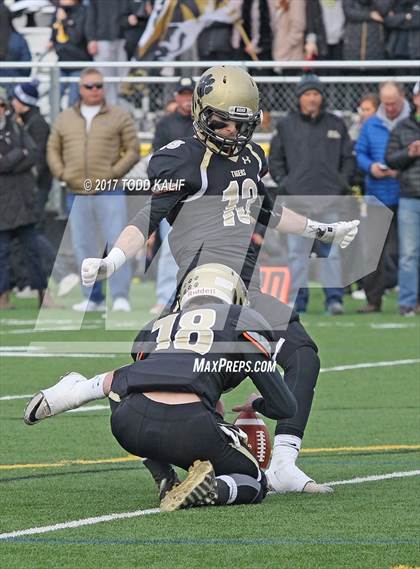 Thumbnail 2 in Windsor vs. Hand (CIAC Class L Semifinal) photogallery.