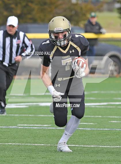 Thumbnail 1 in Windsor vs. Hand (CIAC Class L Semifinal) photogallery.