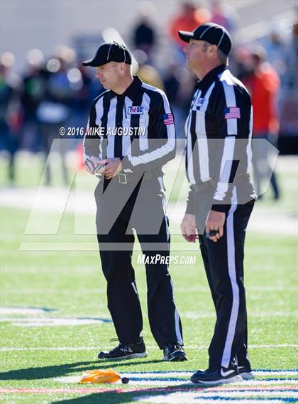 Thumbnail 2 in Coppell vs. Rockwall (UIL 6A Area Playoff) photogallery.