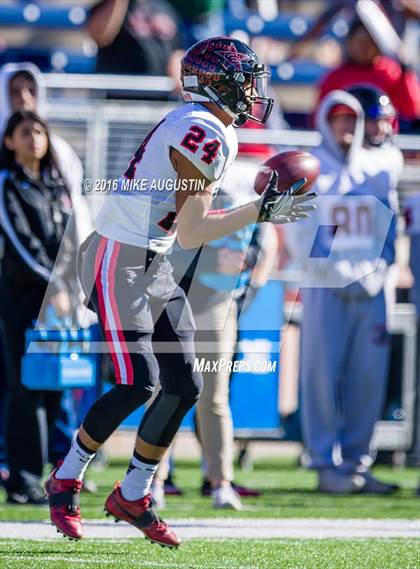 Thumbnail 3 in Coppell vs. Rockwall (UIL 6A Area Playoff) photogallery.