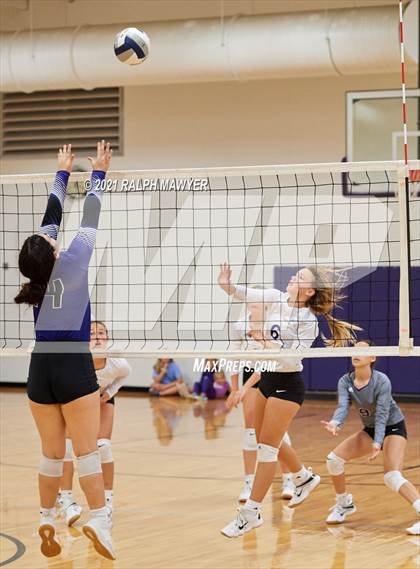 Thumbnail 2 in Navarro @ Boerne photogallery.