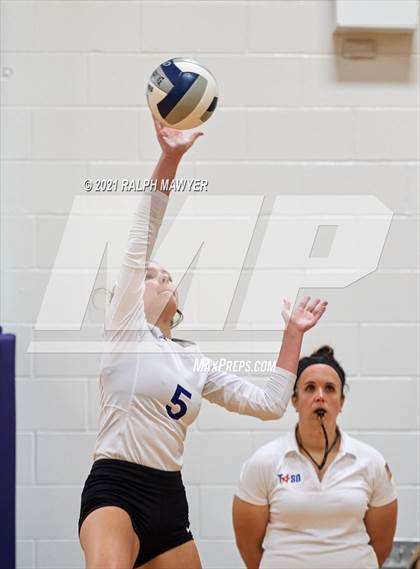 Thumbnail 2 in Navarro @ Boerne photogallery.